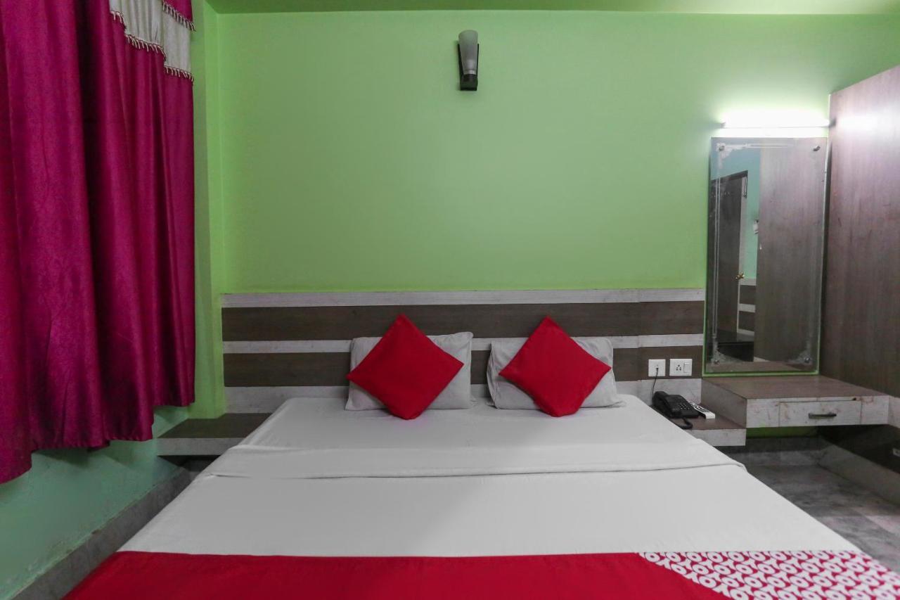 Oyo 60609 Hotel Tanushree Rampurhat Esterno foto